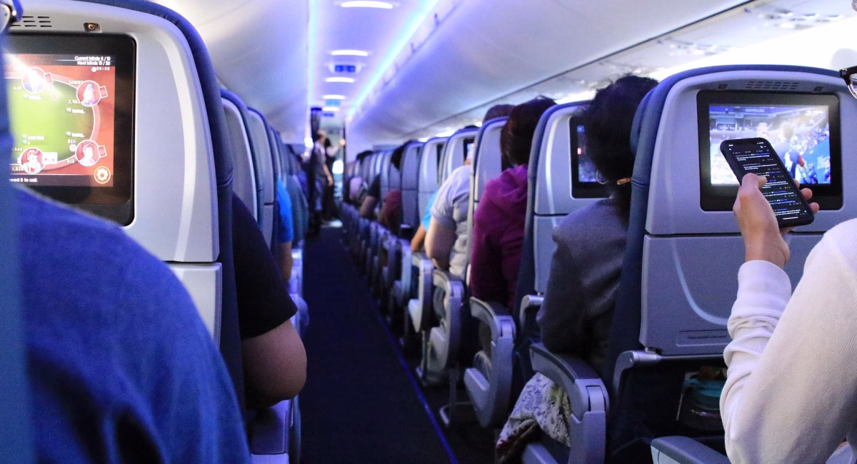 Flight bookings for Thanksgiving and Christmas are up from 2024